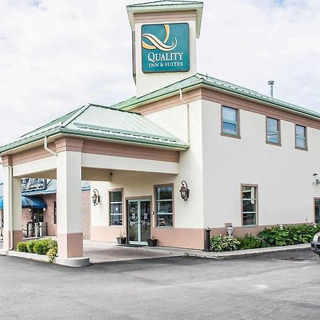 Quality Inn & Suites 1000 Islands Гананокве Экстерьер фото