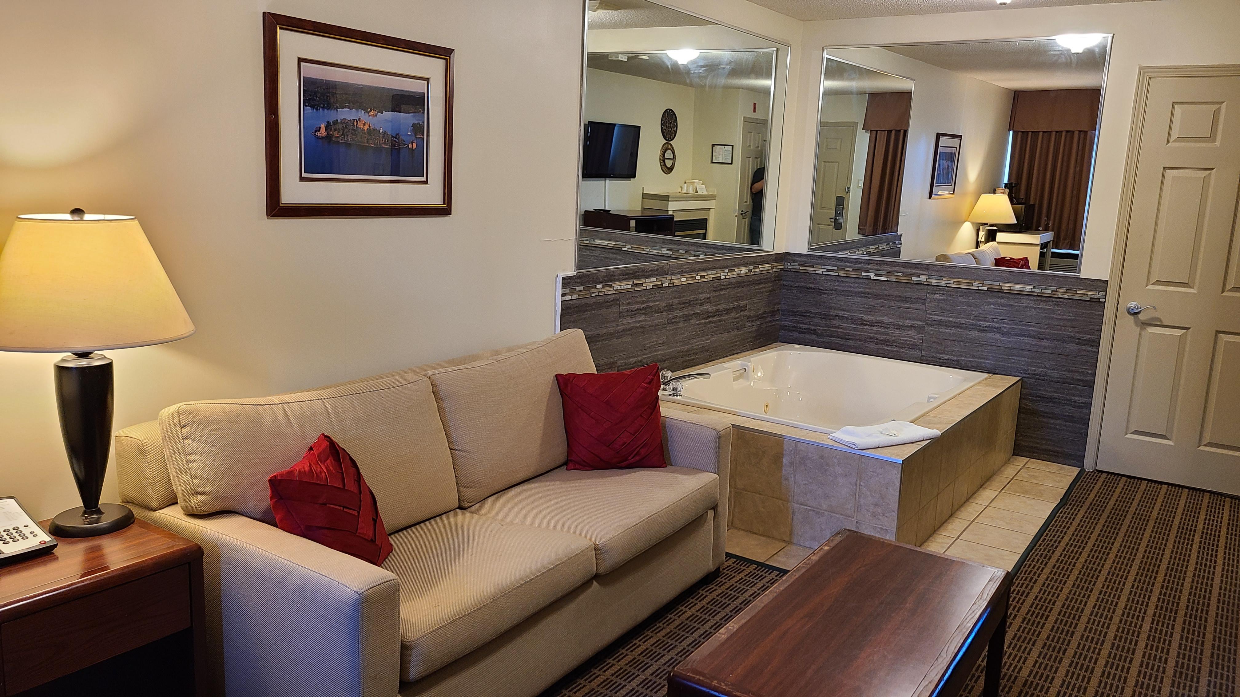Quality Inn & Suites 1000 Islands Гананокве Экстерьер фото
